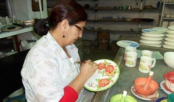 Vajillas de Carmen de Viboral se distinguen por sus diseños únicos. / Cerámica El Dorado Facebook