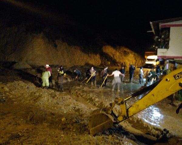 fuertes lluvias -afectación de puente Argelia
Foto: Cortesía