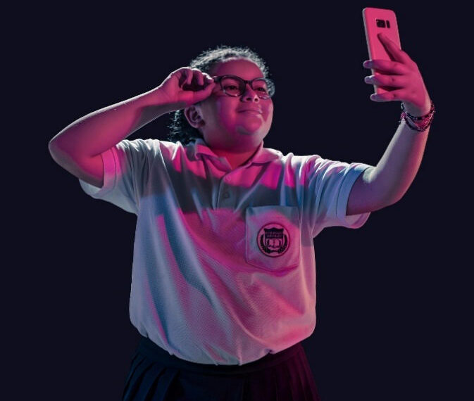 Imagen oficial de la campaña Bullying Por Loving de Nosotras