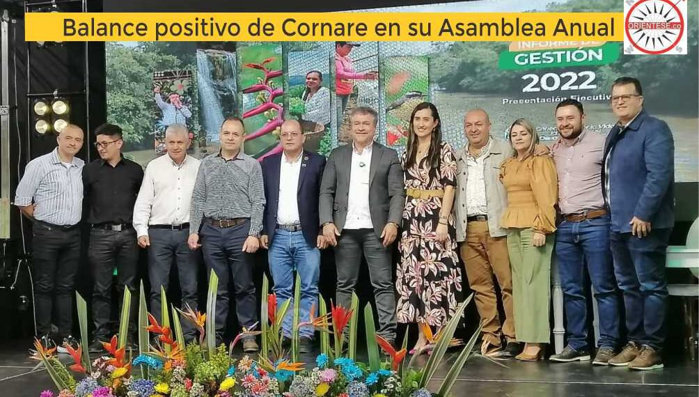 En la foto el director General de Cornare, con los alcaldes del Consejo Directivo 2022/2023 y el reelecto Revisor Fiscal
