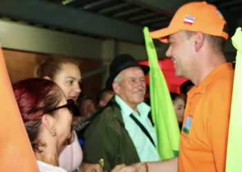 Foto: Campaña Fernando Valencia